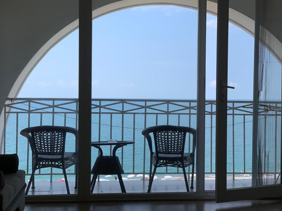 Apartment Magnolia Seaside Batumi Exterior photo