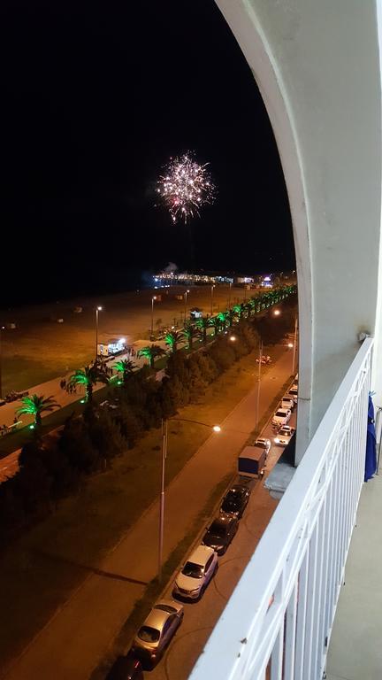 Apartment Magnolia Seaside Batumi Exterior photo